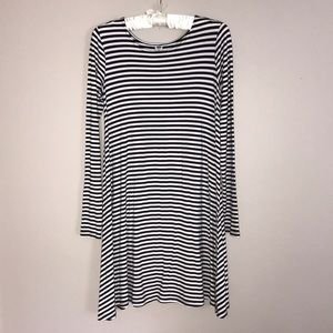 🌟PRICE DROP🌟Black and white striped dress